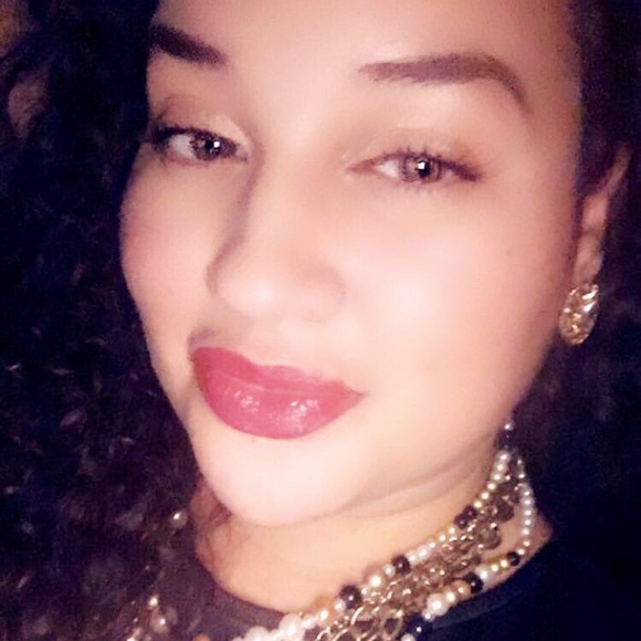 Meet your Posher, Ashley - Picture 1 of 1